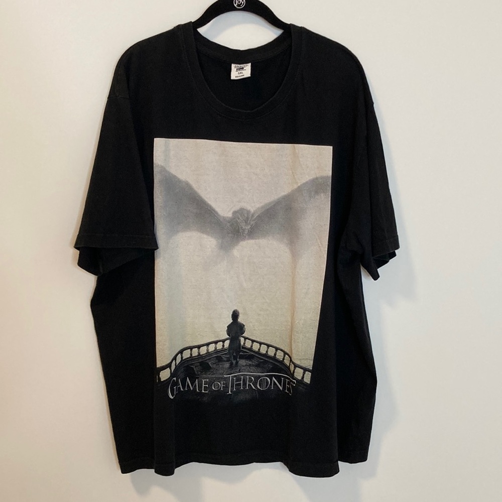 GAME OF THRONES t-shirt.